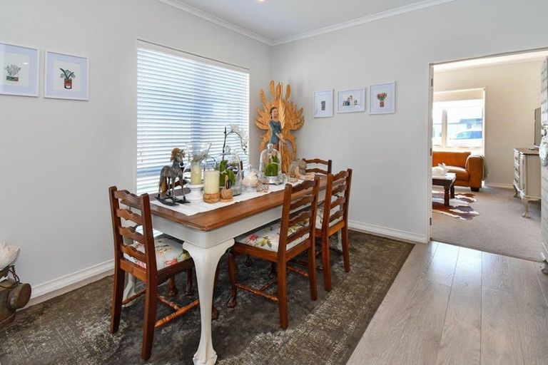 Photo of property in 8 Brumbie Way, Karaka, Papakura, 2113