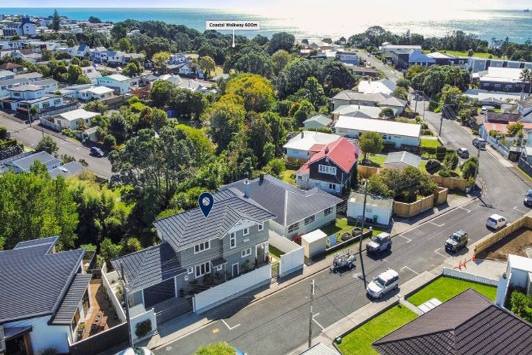 Photo of property in 26 Baring Terrace, Strandon, New Plymouth, 4312