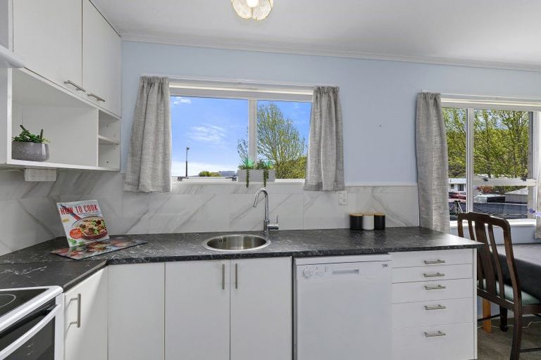 Photo of property in 24a Roband Crescent, Brown Owl, Upper Hutt, 5018