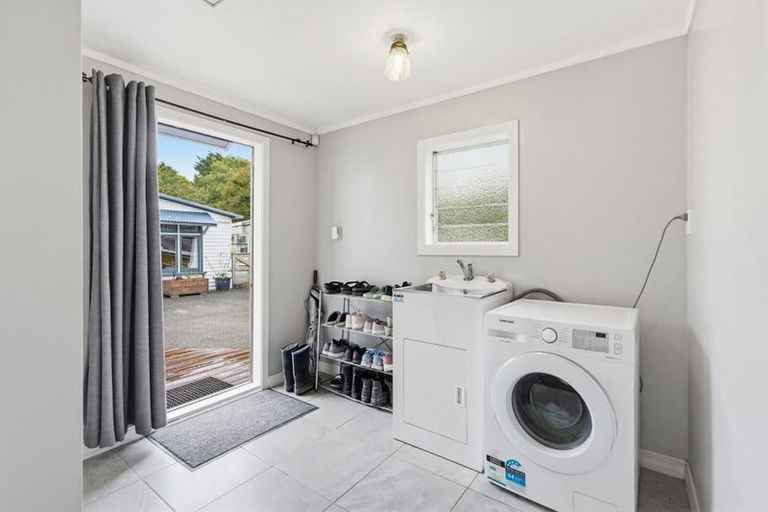 Photo of property in 6 Hull Road, Waiuku, 2123