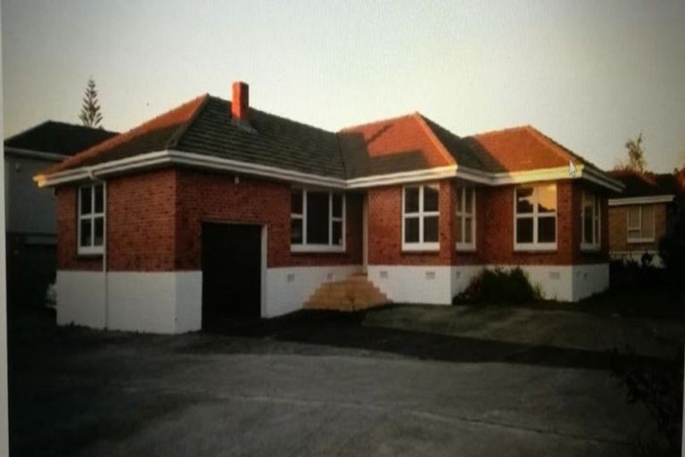 Photo of property in 704 Pakuranga Road, Howick, Auckland, 2010