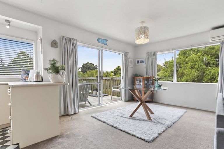Photo of property in 10 Ambler Avenue, Glen Eden, Auckland, 0602