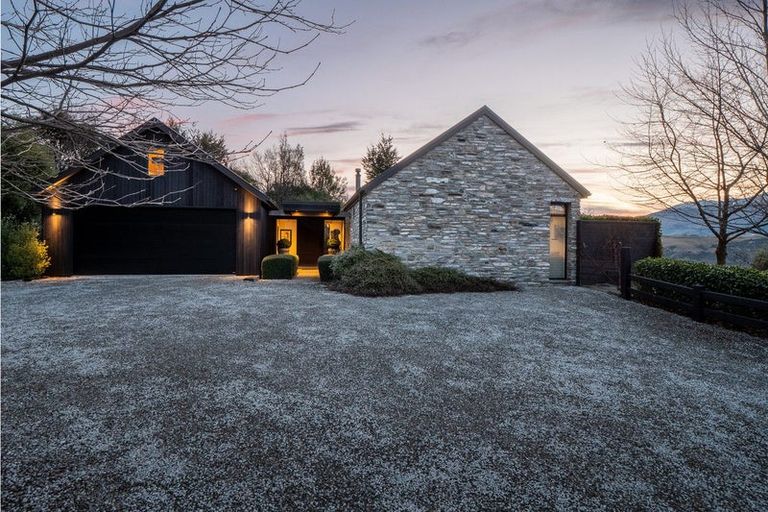 Photo of property in 12 Alfred Duncan Drive, Lake Hayes, Queenstown, 9371