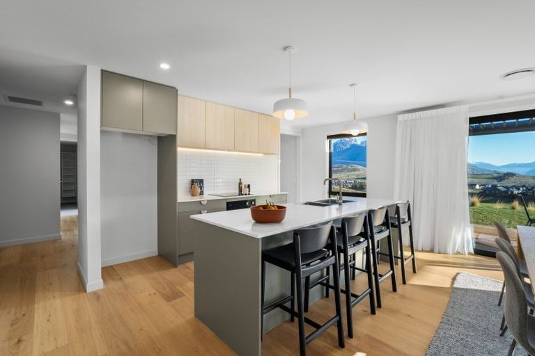 Photo of property in 101 Spur Ridge Rise, Jacks Point, 9371