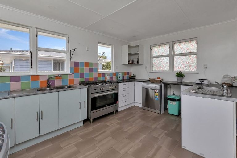 Photo of property in 17 Meadow Park Crescent, Tikipunga, Whangarei, 0112