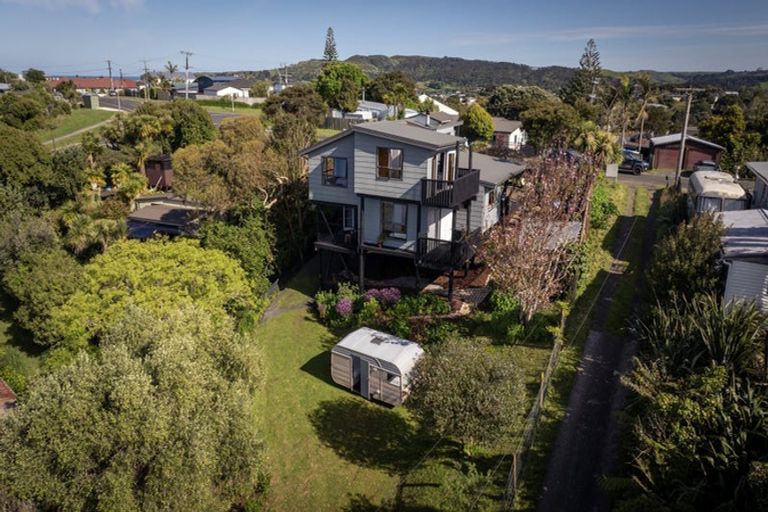 Photo of property in 1 Bay View Road, Raglan, 3225