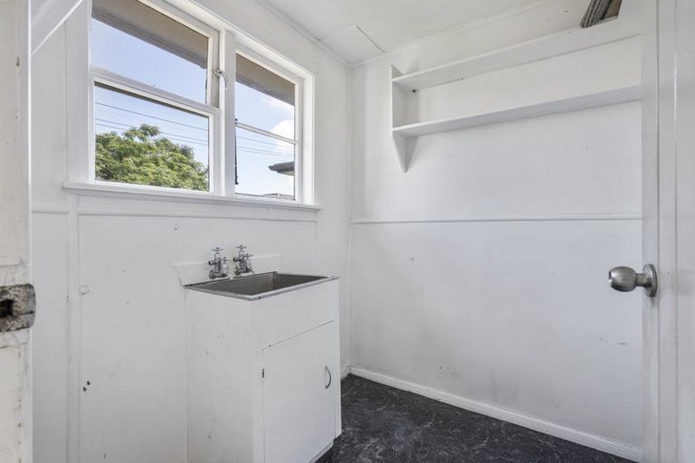 Photo of property in 55 Lismore Street, Merrilands, New Plymouth, 4312