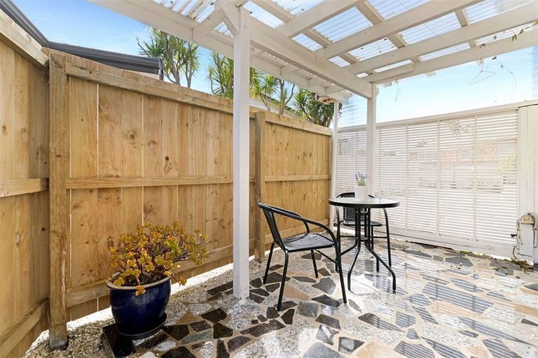 Photo of property in 52b Rimu Street, New Lynn, Auckland, 0600