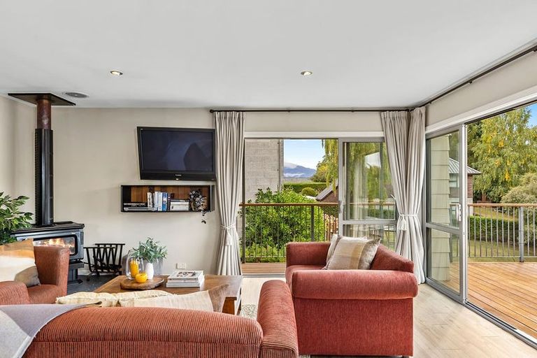 Photo of property in 70 Beech Street, Wanaka, 9305