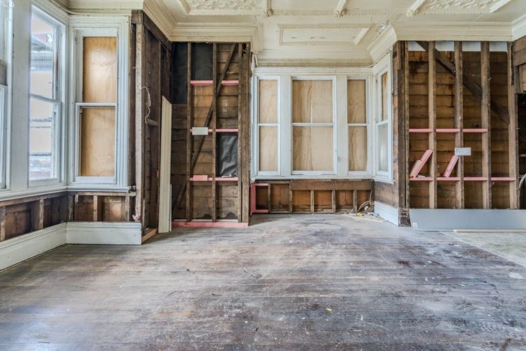 Photo of property in 1 Phillips Street, Kensington, Dunedin, 9011