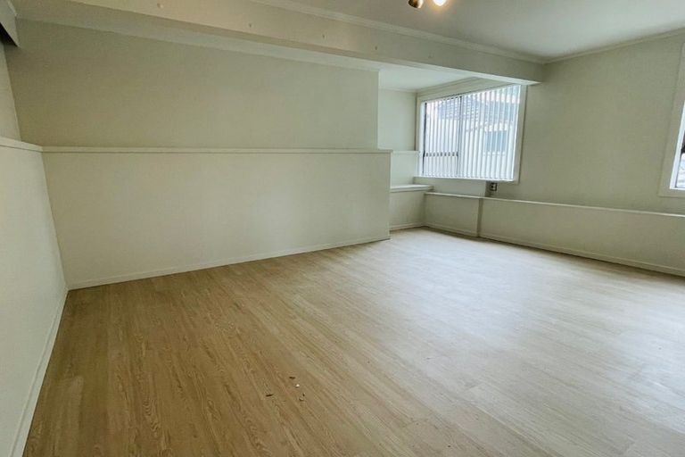 Photo of property in 16 Glenbervie Crescent, Massey, Auckland, 0614