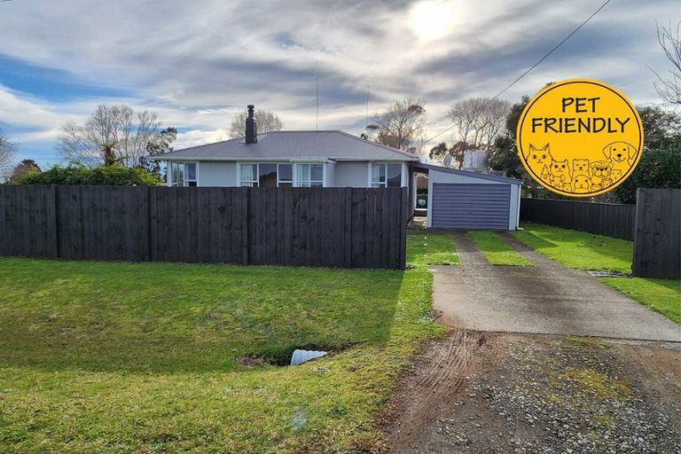 Photo of property in 17 Kairau Road West, Sentry Hill, New Plymouth, 4373