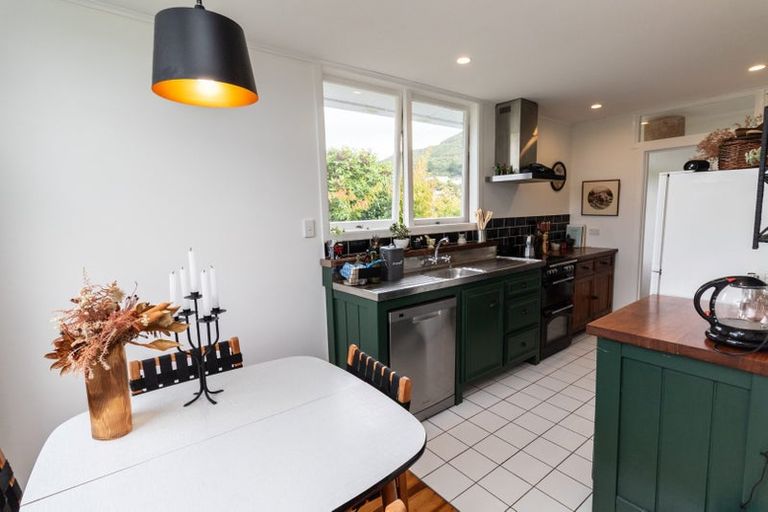 Photo of property in 9 Berrymead Way, Karori, Wellington, 6012