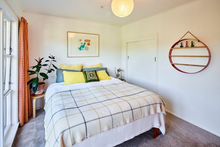 Photo of property in 33 Kairimu Street, Stokes Valley, Lower Hutt, 5019