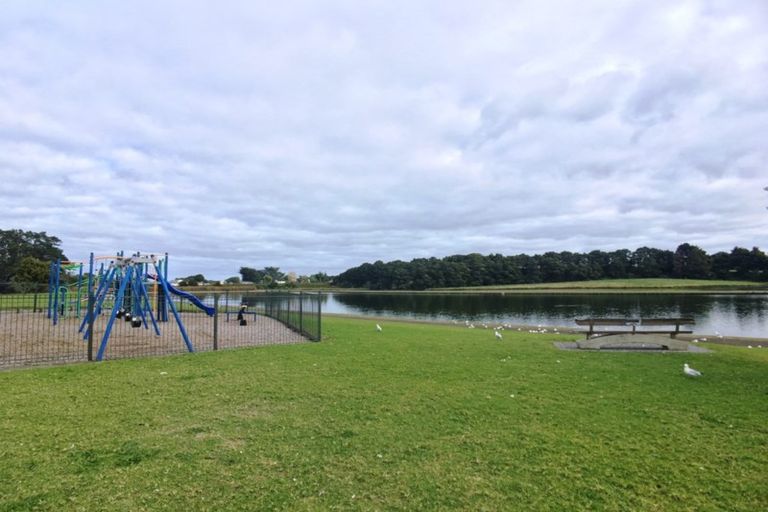 Photo of property in 12 Clayton Road, Manurewa, Auckland, 2102