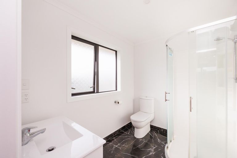 Photo of property in 5 Cyprus Place, Fitzherbert, Palmerston North, 4410