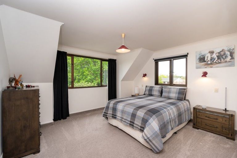 Photo of property in 32 Durham Drive, Havelock North, 4130