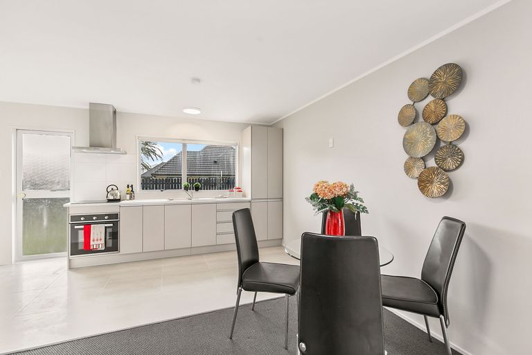 Photo of property in 2/22 Bingara Place, Favona, Auckland, 2024