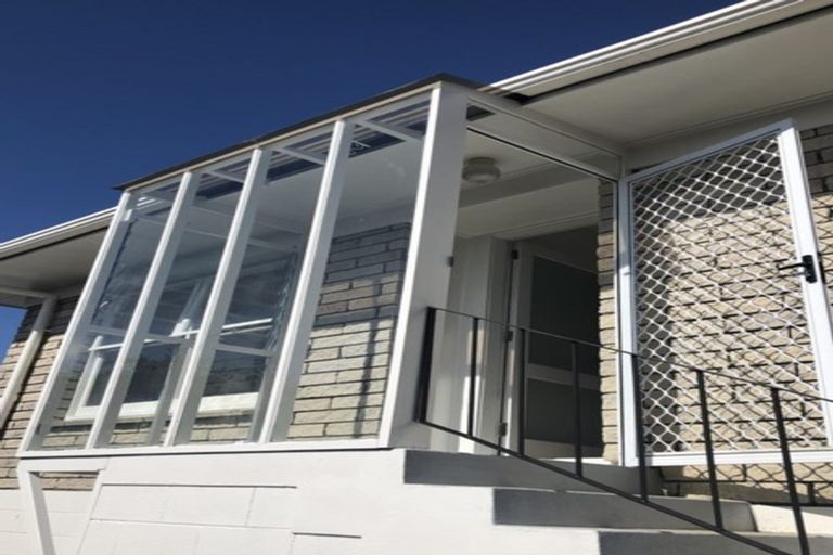 Photo of property in 1/36 Girrahween Drive, Totara Vale, Auckland, 0629