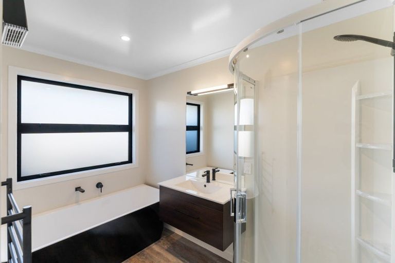 Photo of property in 32 Katania Heights, Brightwater, 7022
