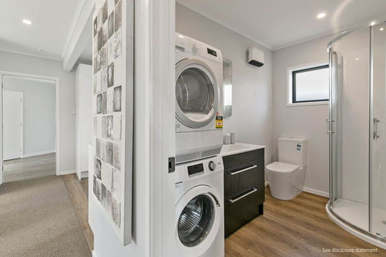 Photo of property in 2a Redwood Drive, Massey, Auckland, 0614