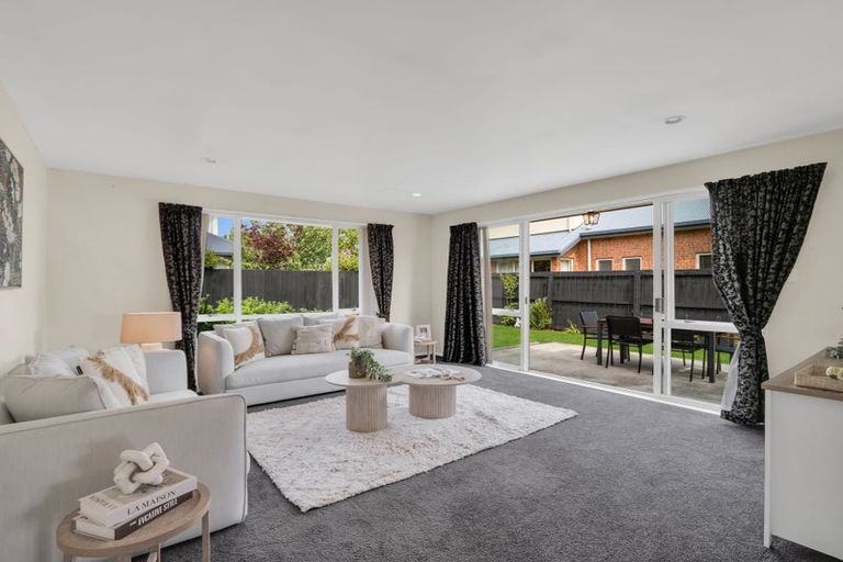 Photo of property in 3 Rosefield Lane, Northcote, Christchurch, 8052