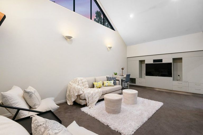 Photo of property in 105 Gladstone Road, Dalmore, Dunedin, 9010
