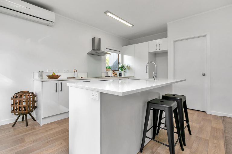 Photo of property in 192 Henderson Valley Road, Henderson, Auckland, 0612