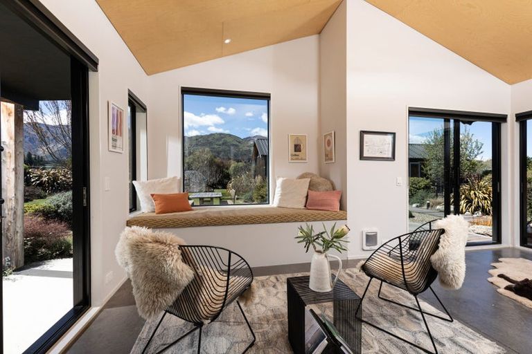 Photo of property in 5 Loach Road, Hawea Flat, Wanaka, 9382