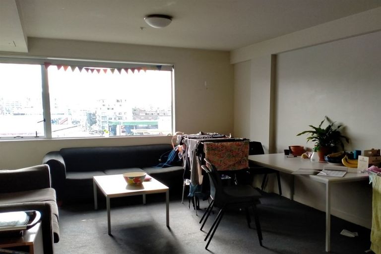 Photo of property in Cube Apartments, 5i/242 Taranaki Street, Mount Cook, Wellington, 6011