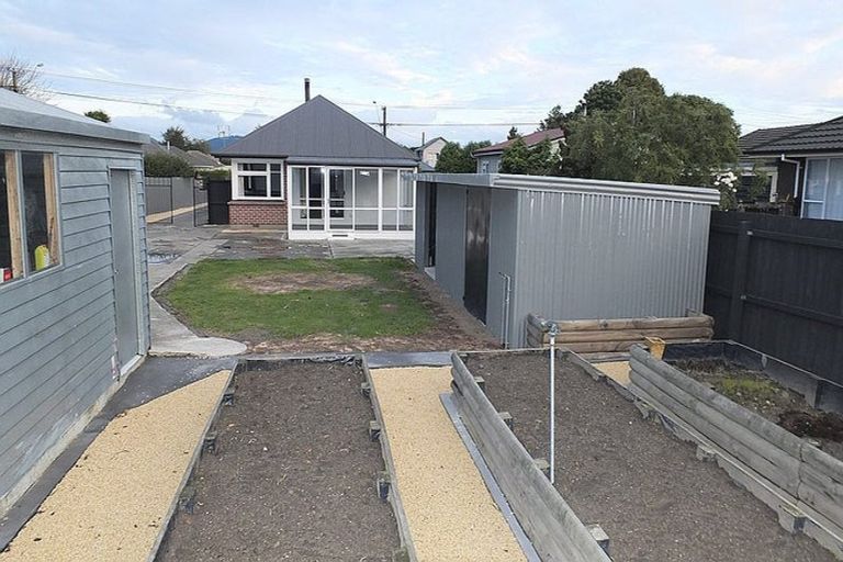 Photo of property in 124 Springs Road, Hornby, Christchurch, 8042