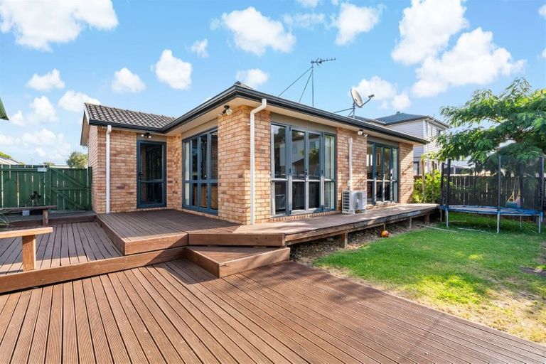 Photo of property in 28a Manuroa Road, Takanini, 2112