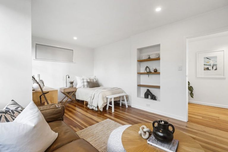 Photo of property in 1/106 Island Bay Road, Beach Haven, Auckland, 0626