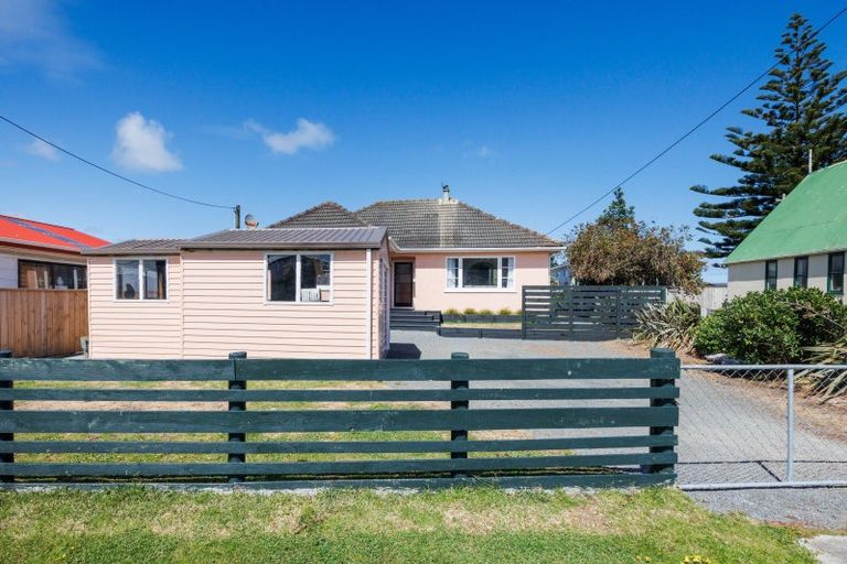 Photo of property in 110 Seabury Avenue, Foxton Beach, Foxton, 4815