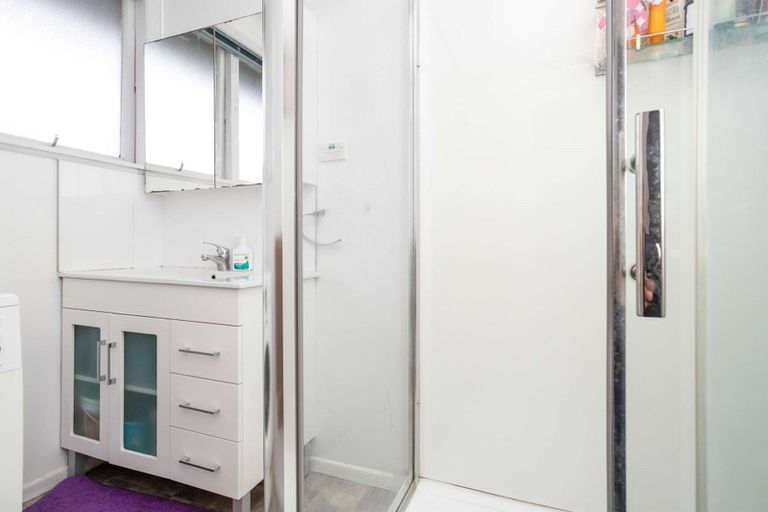 Photo of property in 4/84 Portage Road, New Lynn, Auckland, 0600