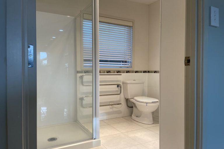 Photo of property in 17 Brennan Avenue, Te Atatu Peninsula, Auckland, 0610