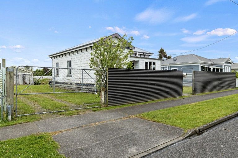 Photo of property in 6 Alexandra Street, Marton, 4710