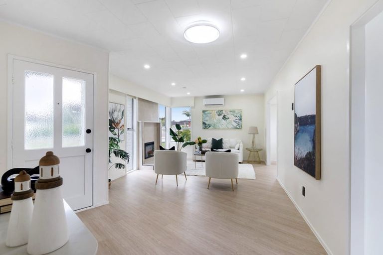 Photo of property in 17 Nan Place, Pakuranga Heights, Auckland, 2010