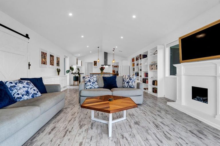 Photo of property in 2 Mercade Close, Stratford, 4332