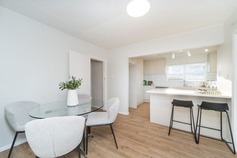 Photo of property in 18 Ashford Avenue, Hokowhitu, Palmerston North, 4410