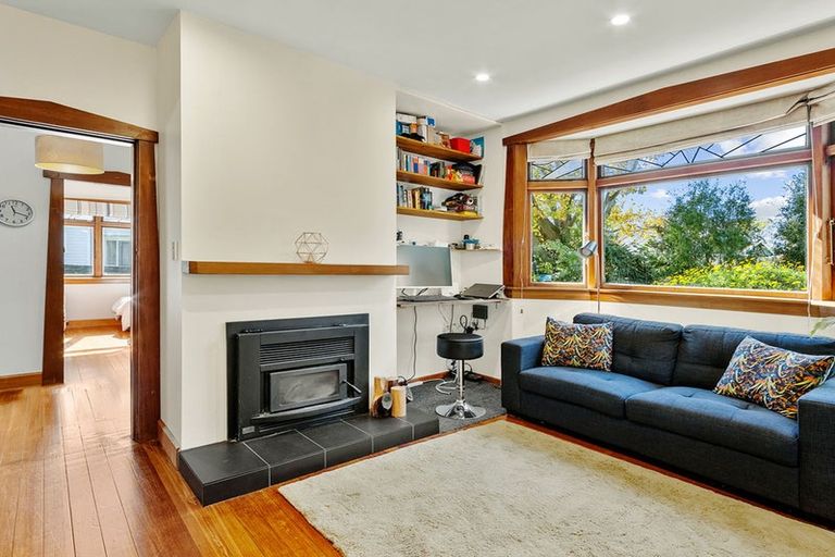 Photo of property in 2/23 Fifield Terrace, Waltham, Christchurch, 8023