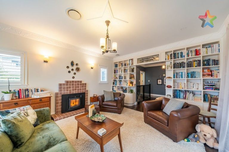 Photo of property in 34 Singers Road, Korokoro, Lower Hutt, 5012