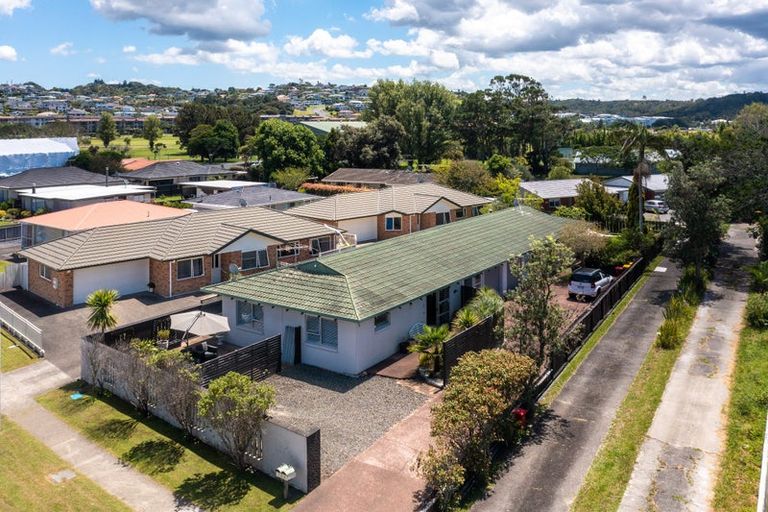 Photo of property in 1/73 Florence Avenue, Orewa, 0931
