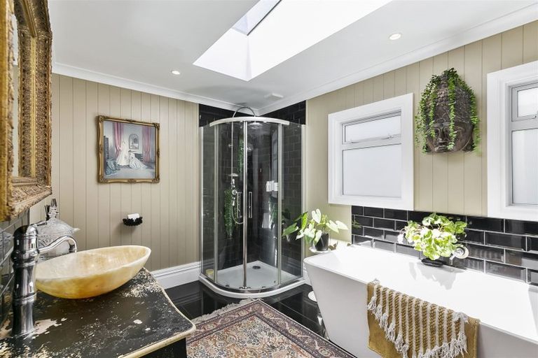 Photo of property in 50 Korokoro Road, Korokoro, Lower Hutt, 5012