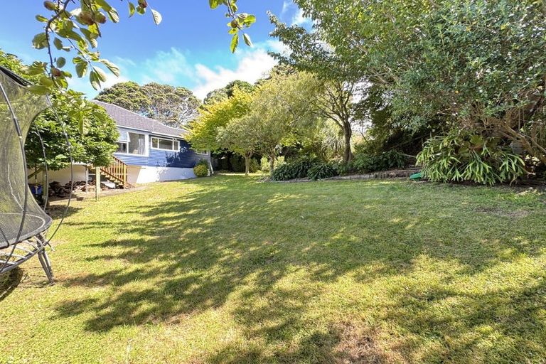 Photo of property in 6 Mahoe Street, Tawa, Wellington, 5028