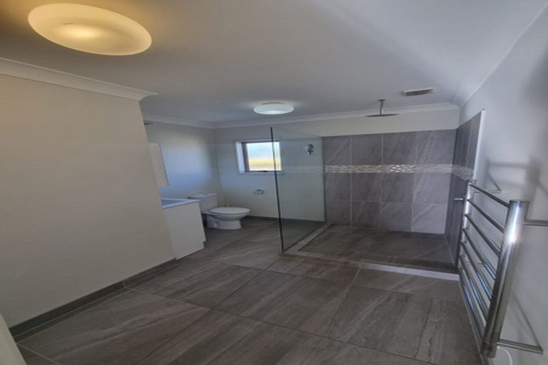 Photo of property in 15 Epic Way, Newlands, Wellington, 6037