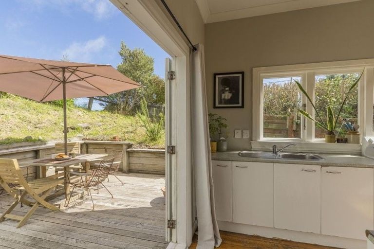 Photo of property in 69 Waimea Road, Waikanae Beach, Waikanae, 5036
