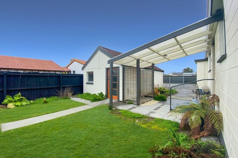 Photo of property in 2/20a Mcbratneys Road, Dallington, Christchurch, 8061