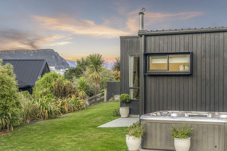 Photo of property in 26 Stackbrae Avenue, Wanaka, 9305