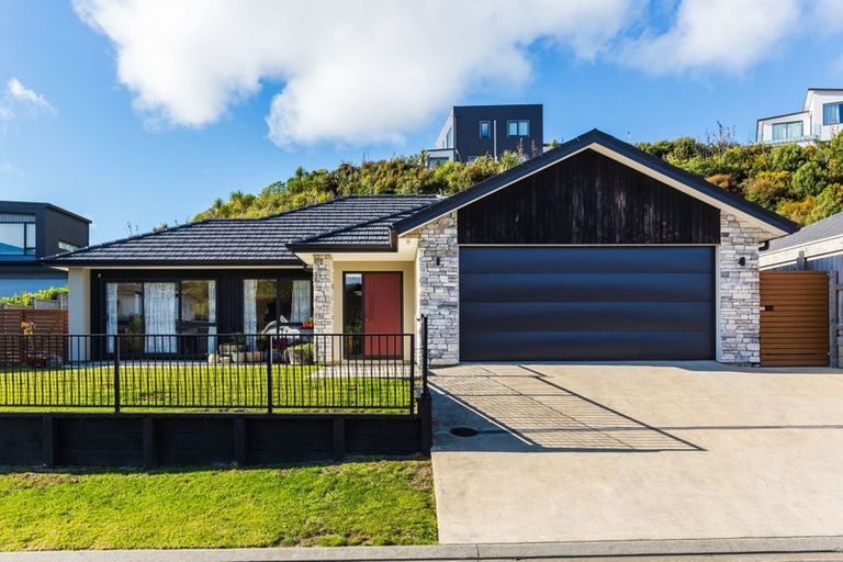 Photo of property in 24 Queen Charlotte Drive, Aotea, Porirua, 5024